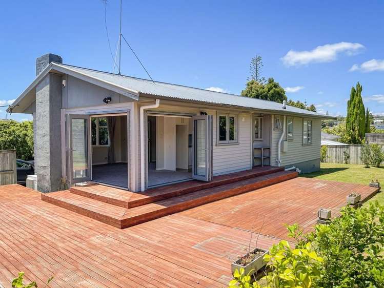 39 Fairclough Road Beach Haven_0