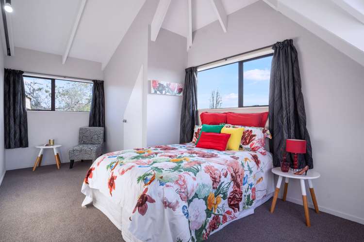 1/24 Archibald Road Kelston_11