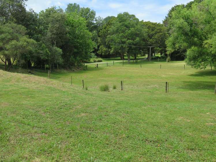 130 Gibbons Road Kaiwaka_30