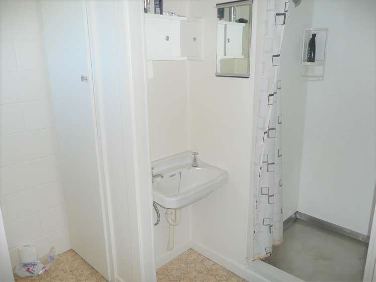 84 Barry Avenue Cromwell_6