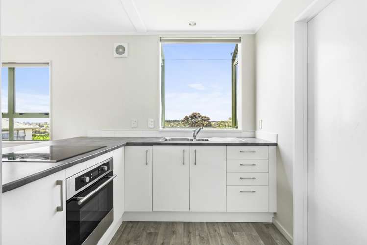 2/100 Manuka Road Bayview_17