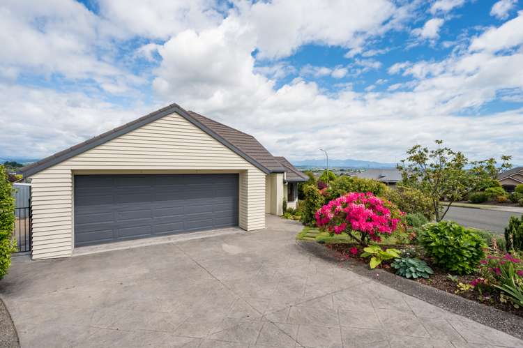 23 Olympus Way Richmond_5