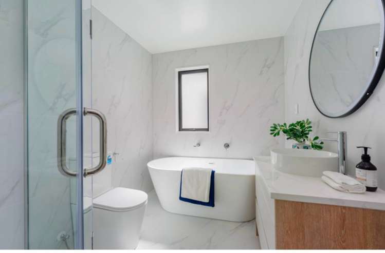11E Norman Lesser Drive St Johns_10