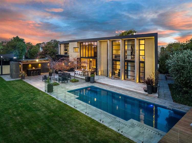 9 Walnut Avenue Strowan_38