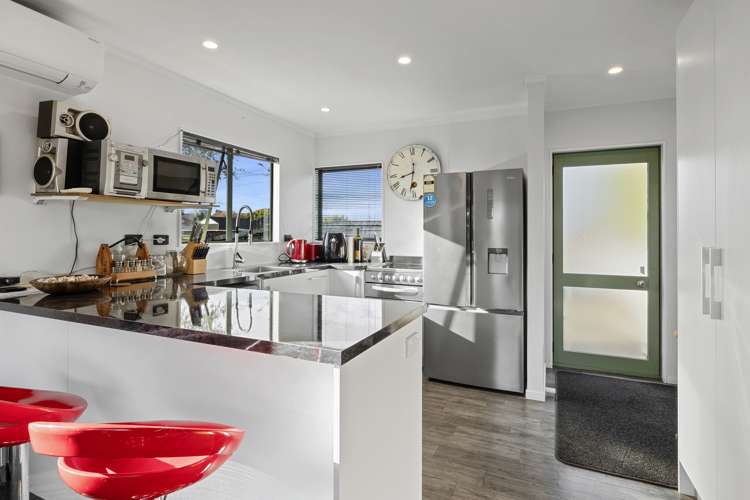 142 Seaview Road Westown_6