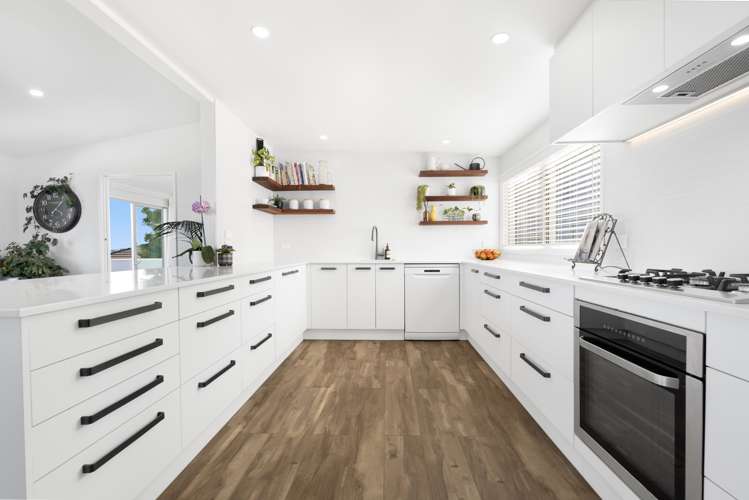 70 Waldorf Crescent Orewa_4