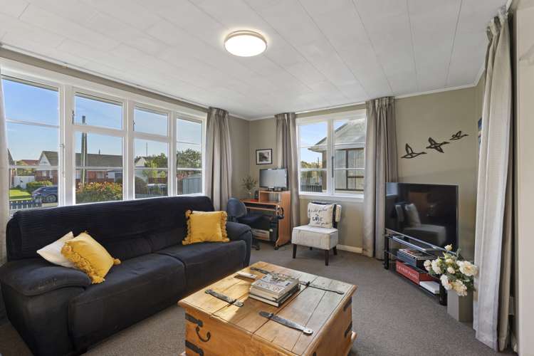 21 Avro Crescent Hornby_2