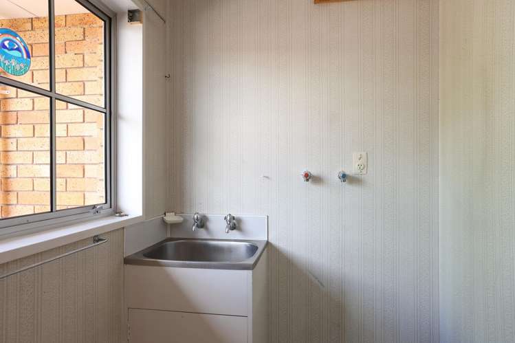 3/24 Middle Road Havelock North_14