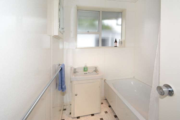 38 Irvine Street Lawrence_7