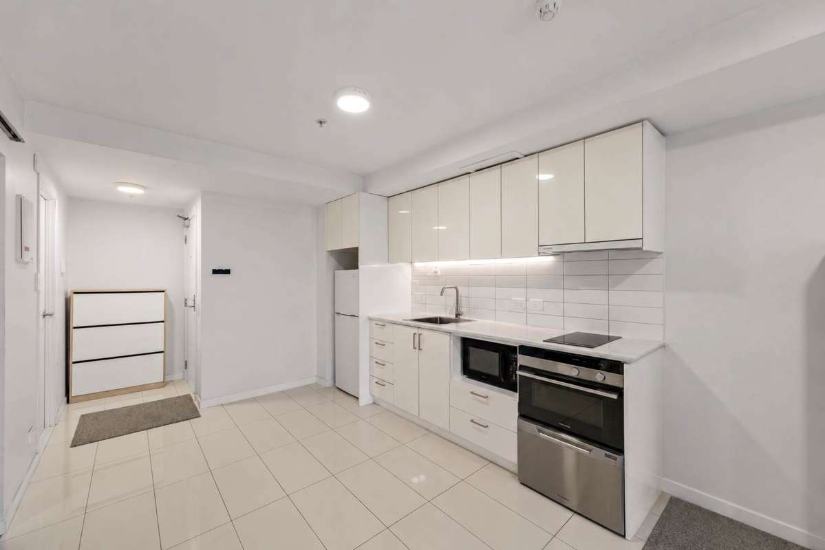 402/168 Hobson Street_2