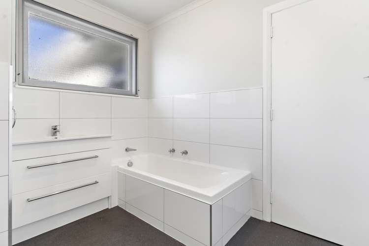 181a Lincoln Road Carterton_13