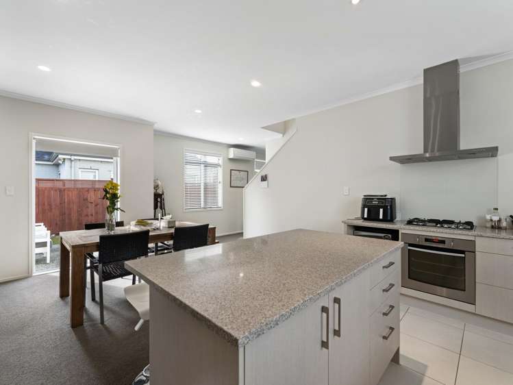 6 Thornton Green Karaka_4