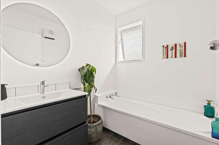 9 Meads Place Bulls_16