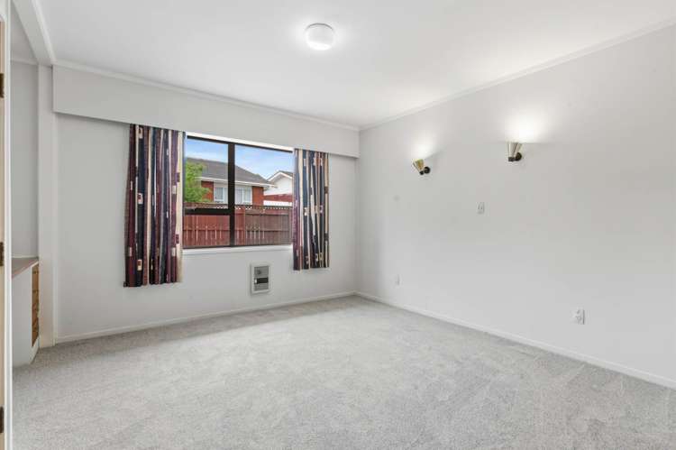 2/6 Tina Place Sunnyhills_11