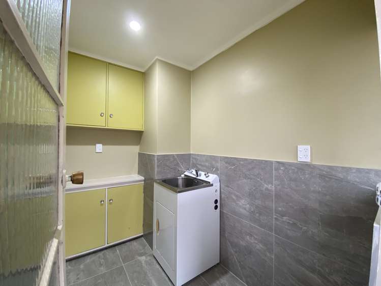 87 Royal View Road Te Atatu South_7