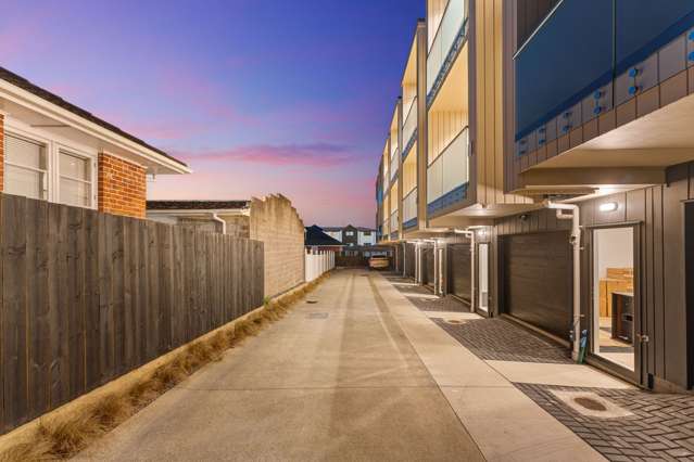 6/4 Toru Street Te Atatu Peninsula_1