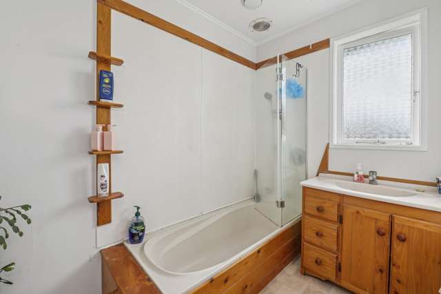 77 Lisa Crescent Mangakakahi_4