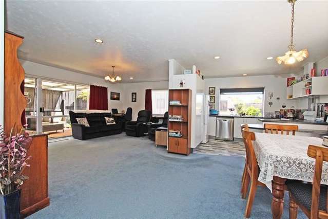 2/16 Andrew Street Stoke_4