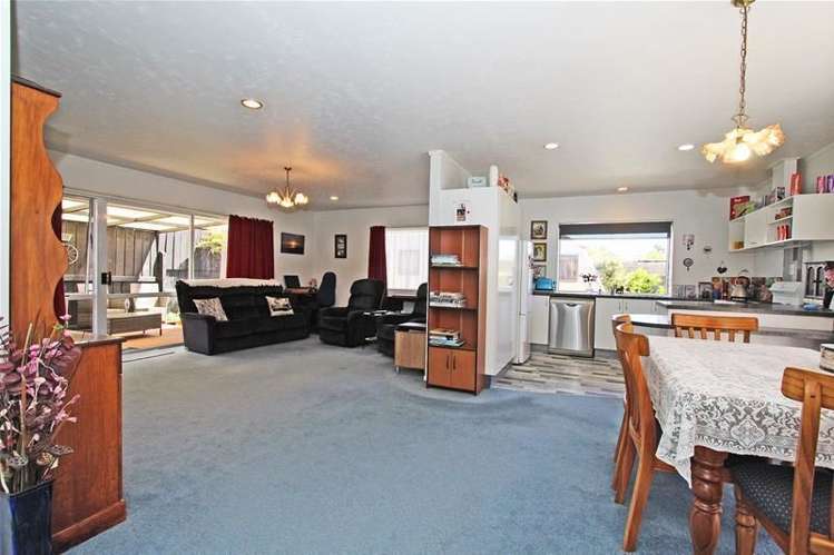 2/16 Andrew Street Stoke_4