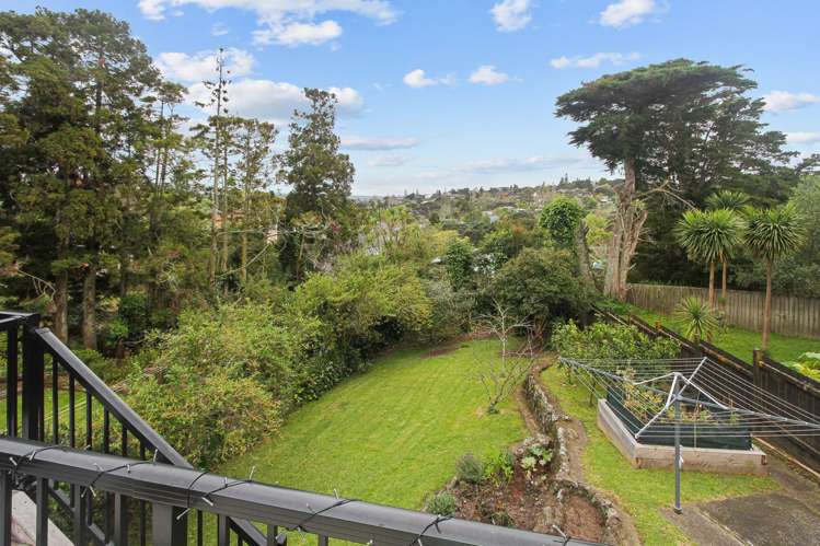 37 Derwent Crescent Titirangi_1