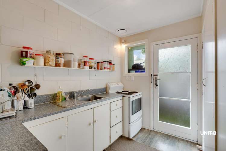 22A & B Barrie Crescent Silverdale_11