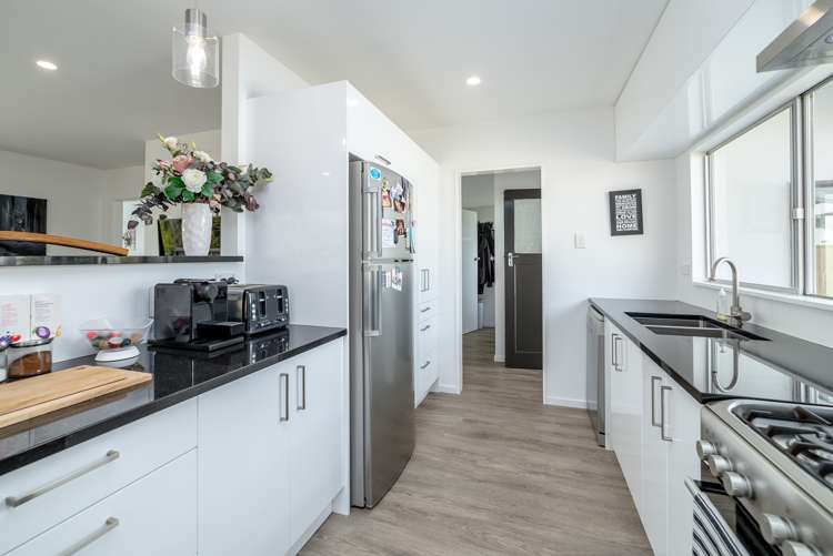 12 William Benton Street Featherston_9