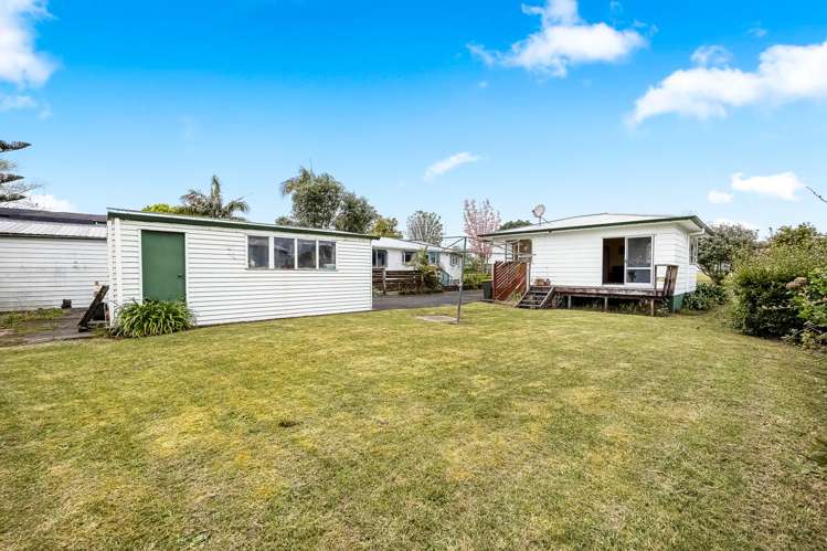 99 Riverpark Crescent Henderson_15