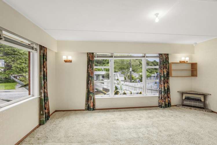 33 Lees Grove Wainuiomata_4