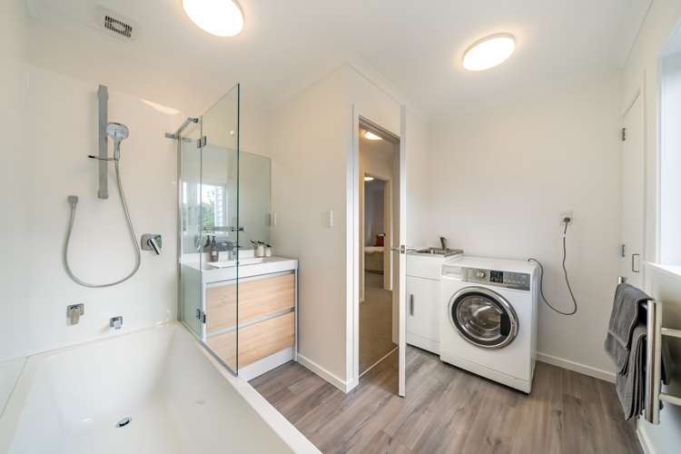 22 Miromiro Road Normandale_18