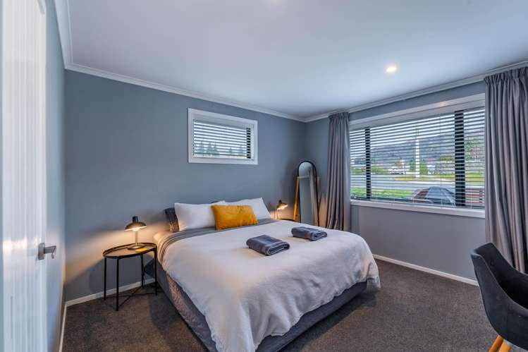 84 Helwick Street Wanaka_11