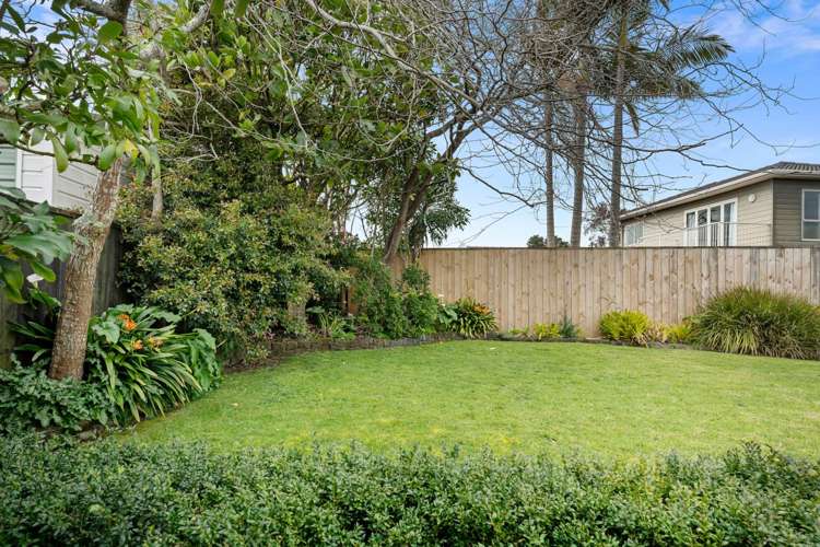 18 Booralee Avenue Botany Downs_24