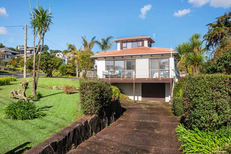 2/918 Beach Road Waiake_4