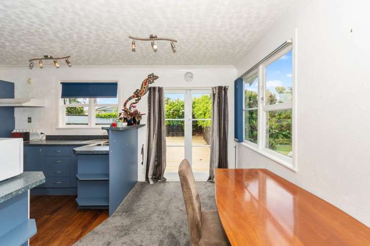 6 Tamariki Avenue Kelston_10