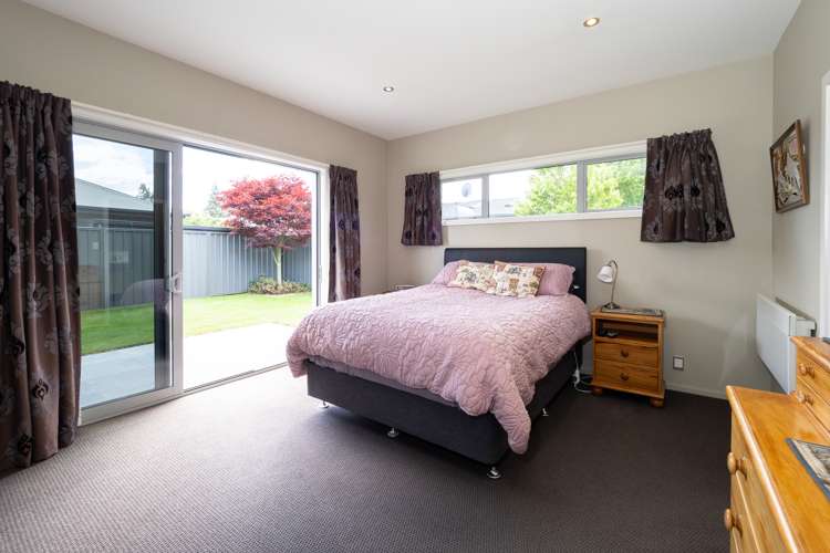 8 Somerset Grove Allenton_13