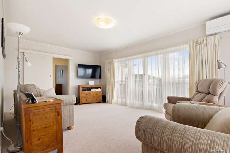 16 Letterkenny Place Blockhouse Bay_2