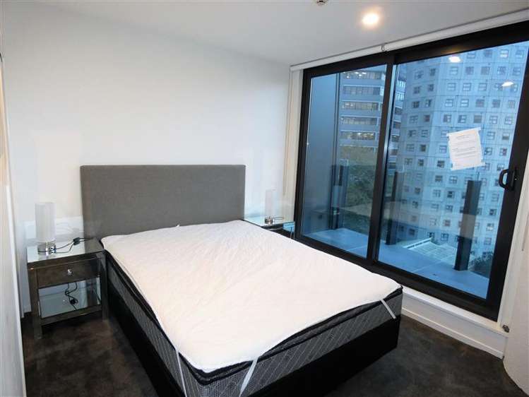 1002/18 Saint Martins Lane Grafton_5