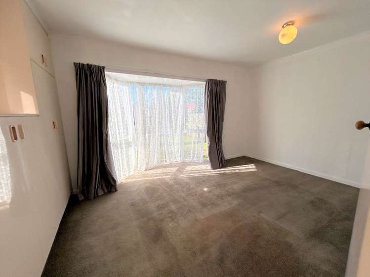 125 Portage Road New Lynn_14