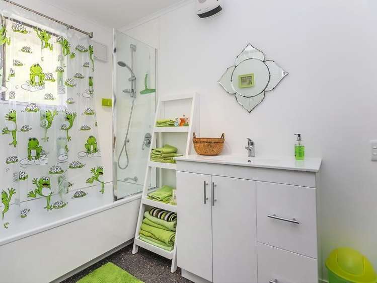 54 David Crescent Karori_24