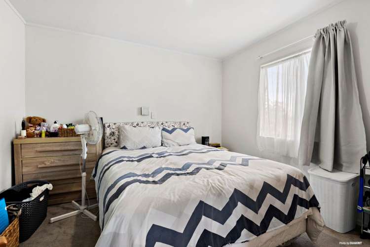 62 Makora Road Massey_11