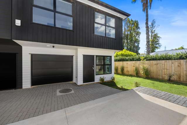 Modern 3-Bed + Garage | Spacious Backyard Living