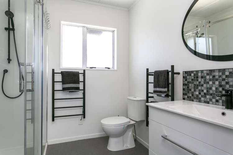 2/139 Spa Road Taupo_10