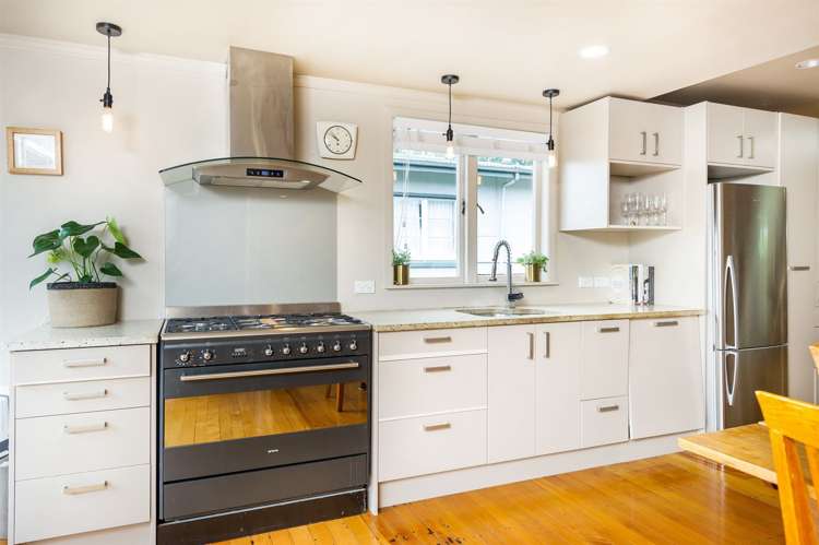 669 Beach Road Rothesay Bay_4