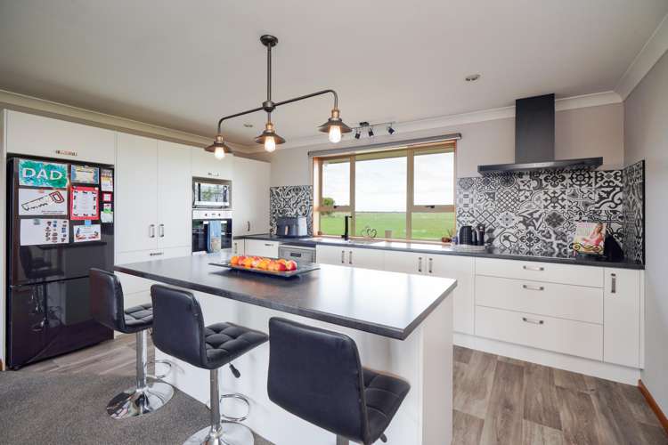 381 Bay Road West Plains_4