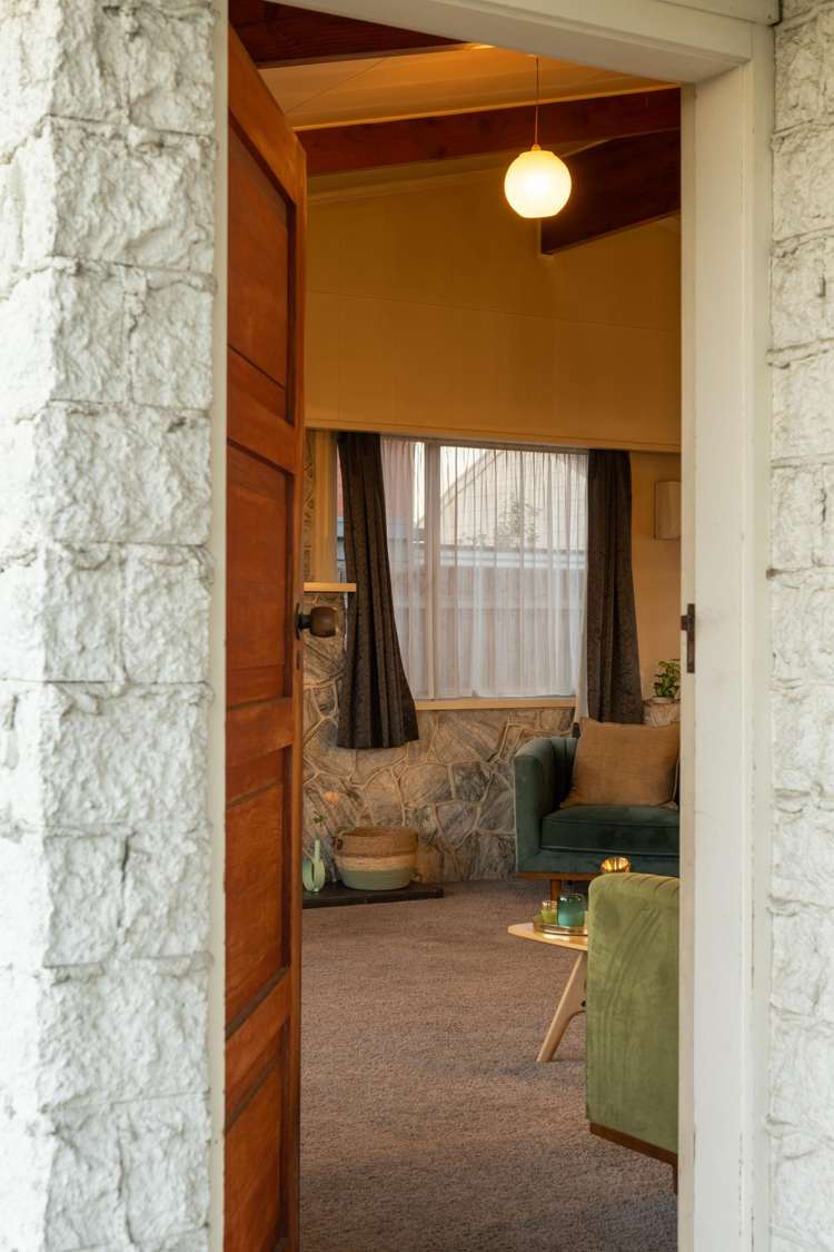 18 Newbourne Crescent Redwoodtown_24