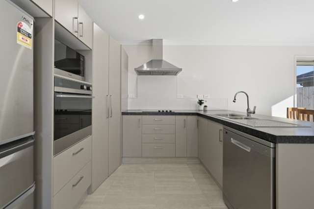35 Leet Crescent 1131_2
