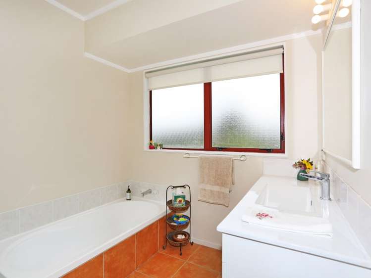 19 Judge Richardson Drive Opaheke_16