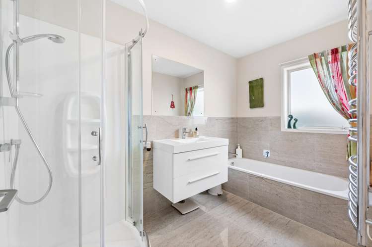 1382 Old North Road Helensville_48