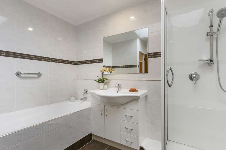 1/40 James Evans Drive Northcote_18