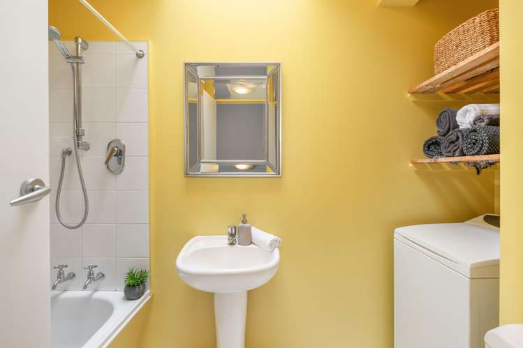 22/4 Claremont Grove Mount Victoria_14