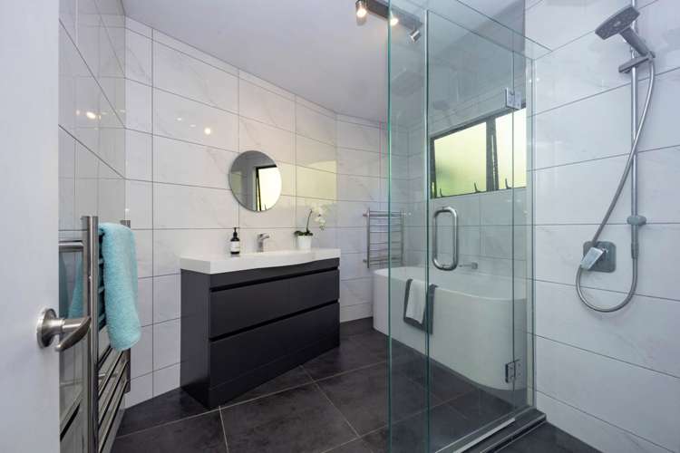 156 Laingholm Drive Laingholm_10